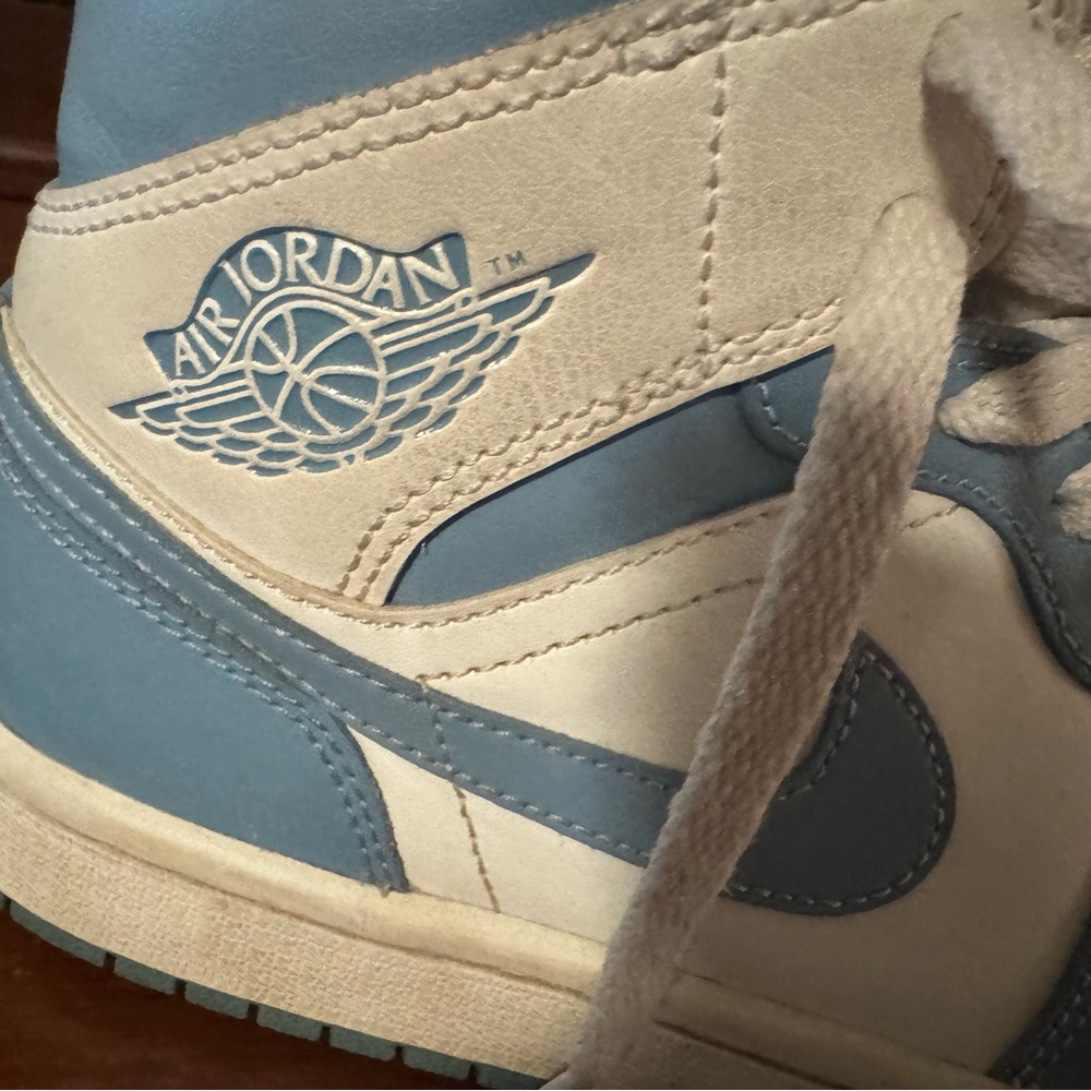 Nike Air Jordan 1 UNC Mid High-Top Sneakers 7